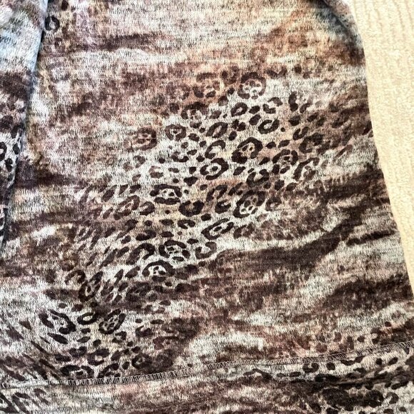 David Cline Womens Sweater Size M Animal Print Long Sleeve Fallcore Brown Tan - Picture 11 of 11